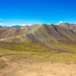 Montaña de colores Palcoyo con llamas